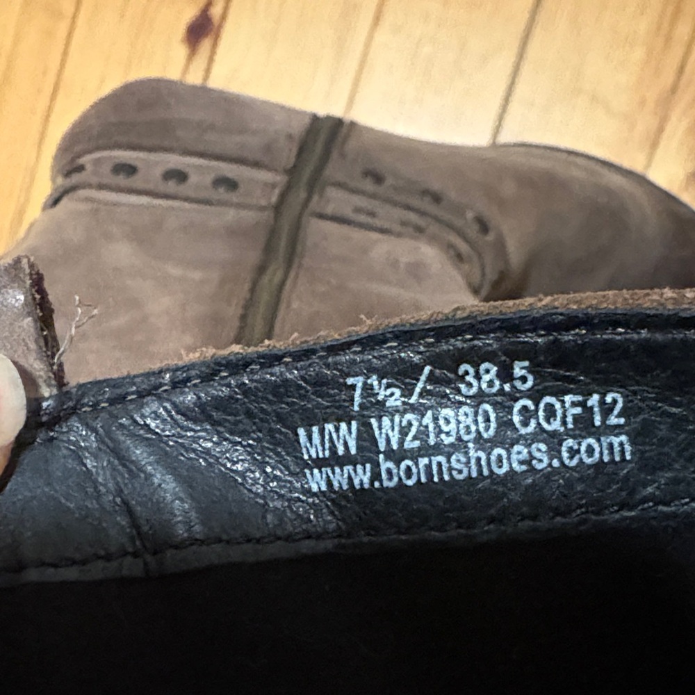 BORN Leather Riding Boots with Studded Buckles and Beautiful Detailing Size 7.5 - Picture 9 of 9